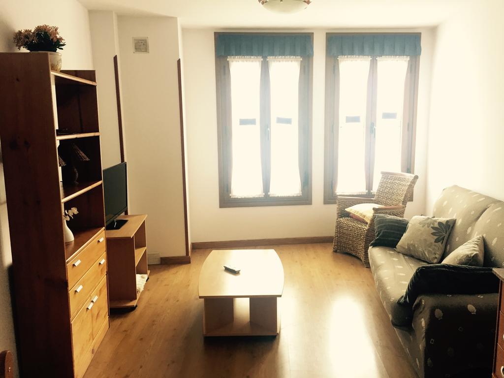 Apartamentos San Pelayo Onís Rum bild